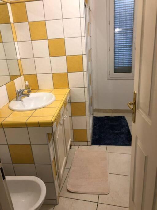 Appartement Centre Ville Saint-Raphael Εξωτερικό φωτογραφία